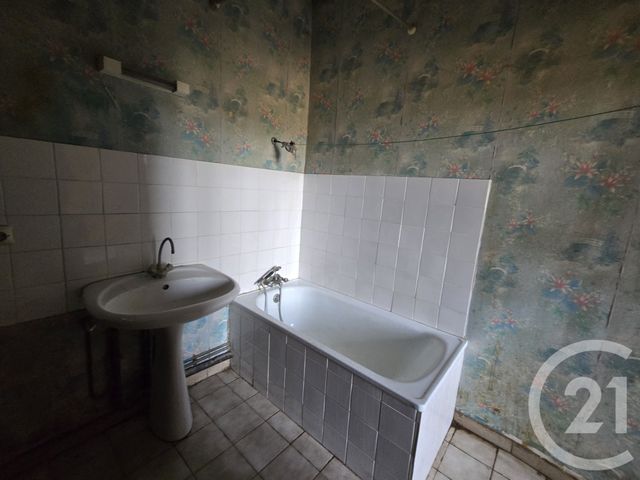 maison à vendre - 8 pièces - 120.0 m2 - LURCY LEVIS - 03 - AUVERGNE - Century 21 Confluences