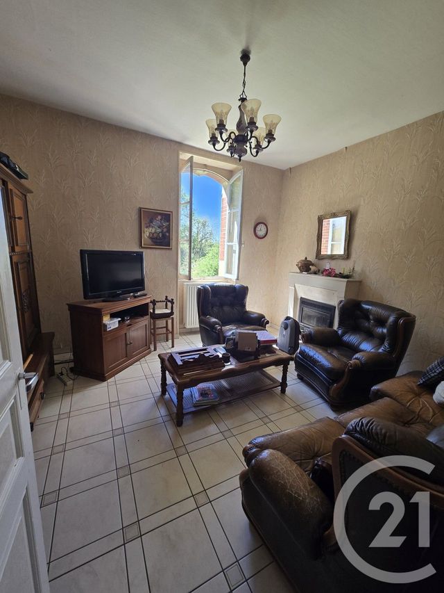 maison à vendre - 7 pièces - 146.18 m2 - LA GUERCHE SUR L AUBOIS - 18 - CENTRE - Century 21 Confluences