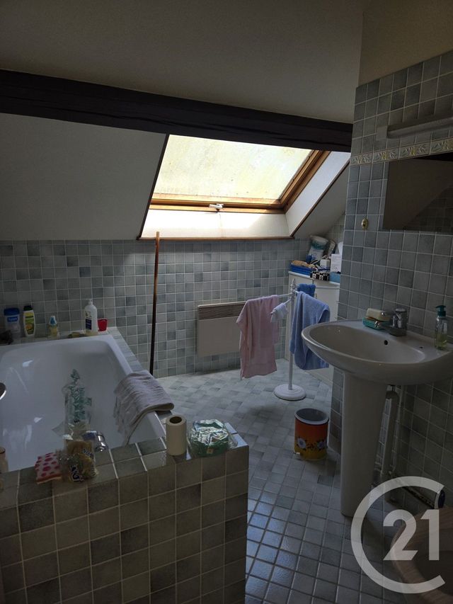 maison à vendre - 7 pièces - 146.18 m2 - LA GUERCHE SUR L AUBOIS - 18 - CENTRE - Century 21 Confluences